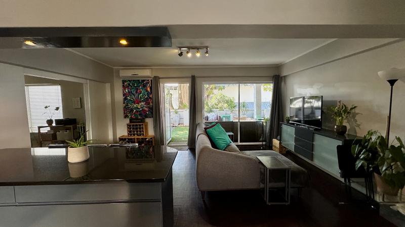 2 Bedroom Property for Sale in Sea Point Western Cape